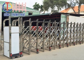 Cửa Cổng Xếp CTP 18