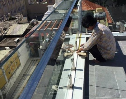 Lang can cấu thang